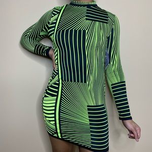 NWT- Neon Grn/Blk Abstract Long  Sleeve Mini Dress